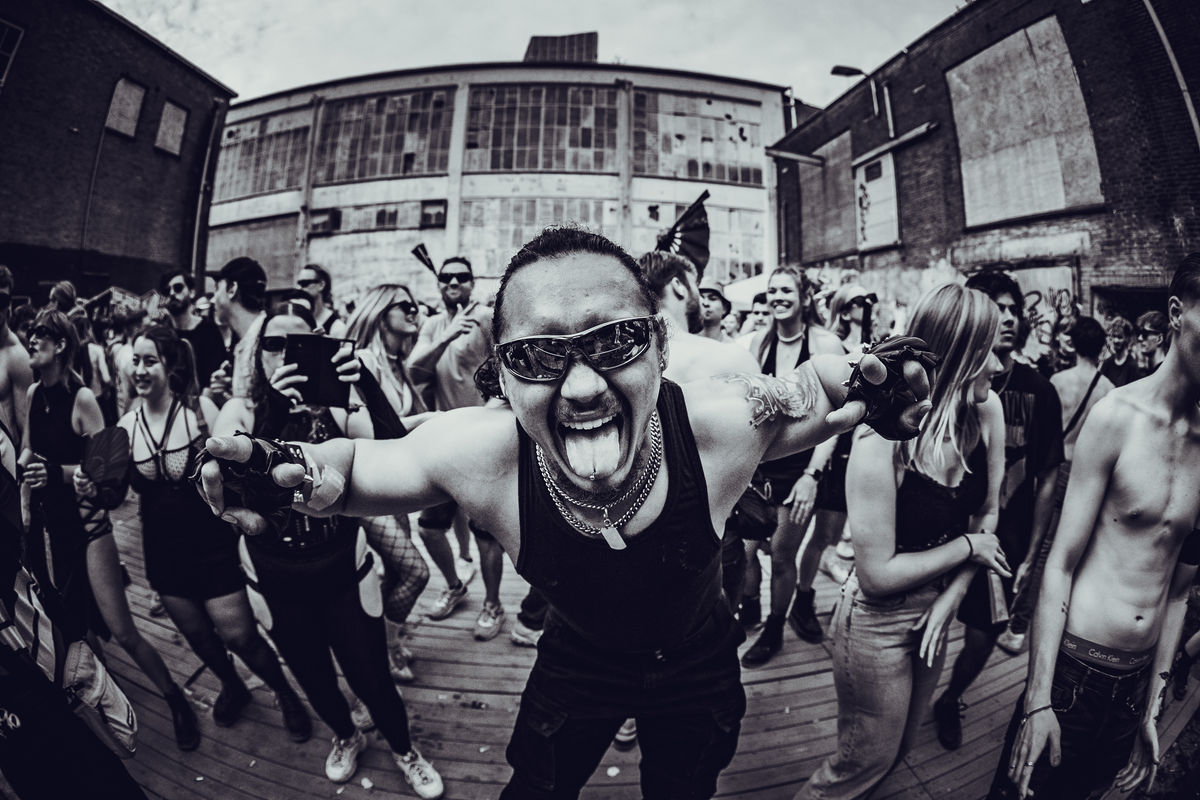 Loading... just a sec